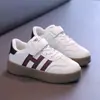 Tênis Retrô Feminino 2025 Outono Novo Couro Sapatos de Lona Infantis Sapatos Brancos Crianças Médias e Grandes Tênis de Treino Alemão para Meninos