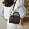 Bolsa Cuadrada Pequeña Nueva 2026 para Mujer, Bolso de Hombro Cruzado Simple de Moda para el Trabajo, Cuero Suave, Diseño Único con un Toque Vintage