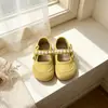 Zapatos de piel para niña, nueva colección primavera/otoño 2026, zapatos de princesa con suela blanda de perlas para niños, elegantes y antideslizantes, versátiles para el uso diario