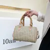 Bolsa de Mão Transfronteiriça para Comércio Exterior 2023 Nova Bolsa Boston Simples de Palha Tecida Europeia e Americana Bolsa de Ombro Bolsa Transversal Bolsa de Mão Feminina