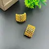 Novos Brincos de Tarraxa Minimalistas Versáteis Simples Únicos Elegantes Tecidos Retro de Nicho para Mulheres
