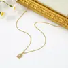 Colar de Aço Titânio Não Desbota para Mulheres, Design Único de Nicho, Estilo Tendência de Celebridade da Internet, Corrente para Clavícula com Pingente de Cobre Minimalista, Mais Vendido