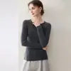 Nova coleção outono e inverno: Suéter de malha 100% caxemira pura para mulheres, gola redonda, design listrado, caimento justo e silhueta valorizadora.