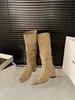Botas de montaria femininas brancas de cano alto com aumento interno de altura, botas cáqui slim-fit outono/inverno 2026, botas longas de salto bloco