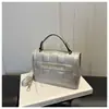 Nuevo bolso de hombro ligero, brillante, de estilo europeo y americano con diseño de letras bordadas, moderno y chic, estilo coreano