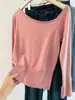 Top de malha canelada com listras color-block e ombros à mostra para mulheres, estilo old money, design de outono, afina a silhueta e valoriza o corpo.