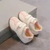 Tênis Esportivo Infantil de Solado Macio 2026 Primavera/Verão Novo Moda Infantil Versátil Calçados Casuais para Crianças Maiores Confortáveis Tênis Forrest Gump