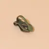Accesorios para pendientes hechos a mano DIY al por mayor sin agujero en la oreja clip triangular indoloro retención de color convertidor de clip para oreja de oro de 18K