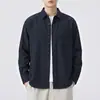 Colección nueva 2026: camisa de manga larga para hombre en un estilo retro, doblemente cepillada y tejida en color, que encarna una estética de "dinero viejo", con un diseño retro americano simple y discreto, creando un look de prenda exterior ligero y lujoso