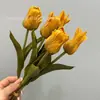 Ramo de tulipanes de capullo puntiagudo de alta calidad, flor artificial de PU, accesorio para fotografía de bodas nupciales, materiales florales al por mayor