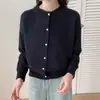 Estilo Coreano Otoño/Invierno Nueva Llegada Color Sólido Cuello Redondo Botón de Perla Cardigan de Punto Casual Simple Versátil Ropa Exterior para Mujer