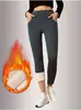 Calça de yoga de lã de cordeiro espessa estilo europeu e americano para mulheres, cintura alta, modeladora, controle de barriga, levanta bumbum, adequada para usar como roupa externa, forrada com fleece para aquecimento