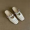 Sandalias de verano para mujer, transpirables, de nicho, tejidas con hebilla, punta cuadrada nueva, suela blanda, cómodas, tipo slip-on, 2026