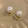 Brincos de Pérola de Peça Única com Design Moderno e Único, Brincos Estilosos e Elegantes, Novos Acessórios de Orelha Doces e Exquisitos no Estilo Retrô