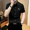 Camisa de manga curta da moda estilo europeu de alta qualidade em seda gelada, nova coleção de outono masculina, corte slim, bordada, camisa business casual