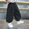 Pantalones de Primavera para Niños 2026 Nuevo Estilo Coreano Pantalones Cuadros Elegantes para Niños Pequeños, Pantalones Casuales de Primavera y Otoño con Puños