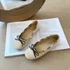 Sapatos de Salto Baixo Estilo Pequeno Chanel Retrô Feminino Verão Novo Estilo Super Bonitos Wanwan Estilo Gentil Confortáveis Versáteis Slip-on Sapatos de Vovó