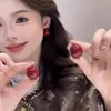 Pendientes Minimalistas de Alta Gama con Cuentas Rojas, Nuevo Estilo Popular para Mujer, Edición de Año Nuevo, Pendientes con Cuentas Rojas de Sonrisa Abierta