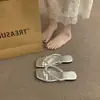 Primeiro Encontro com os Chinelos Planos de Bico Quadrado Estilo Francês para Mulheres, Versáteis para Uso ao Ar Livre, Estilo Casual de Férias, Frescos e Confortáveis