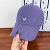 Gorra de Béisbol Bordada Simple con Letra H Estilo Coreano, Nueva Gorra Versátil de Parte Superior Suave para Primavera y Verano que Hace que la Cara Parezca Más Pequeña, Unisex