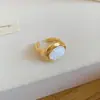 Serenidad de Té Blanco, Anillo Abierto Irregular de Perla Tejido Plegado, Anillo de Dedo Índice de Lujo Ligero de Gama Alta, Accesorio de Mano de Moda