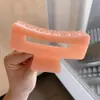Pinza para el pelo súper bonita tamaño grande para cabello grueso pinza para el pelo de mujer para la parte trasera de la cabeza 2026 estilo nuevo tacto de alta gama pinza de tiburón para recoger el pelo