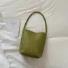 Bolsa de mão casual moderna com textura vintage de alta qualidade, nova 2026, bolsa versátil de ombro único, sob o braço, trançada