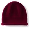 Macio e confortável, com borda dobrada, gorro de tricô de cashmere de cor sólida, espesso, unissex, casual, versátil, cobre as orelhas, quente e oferece proteção contra o frio