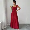 Vestido Rojo de Lunares sin Espalda de Venta Caliente 2026 para Mujer, Nuevo Estilo de Verano, Ceñido a la Cintura, Adelgazante, Estilo para Vacaciones en la Playa Vestido Largo