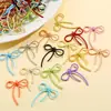 Estilo Casual y Elegante Accesorios de Joyería con Lazo Pendientes de Aleación Pintados con Spray Accesorios para el Cabello Colgante Materiales Hechos a Mano DIY W175