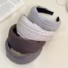 2026 Nuevo Estilo Tela de Rayas Finas Diadema Ancha Que No Aprieta la Cabeza, Adecuada para Lavarse la Cara, Versátil para el Viaje Diario, y Añade Elegancia al Peinado