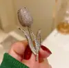 Broche de Tulipán con Ramo Completo de Diamantes Estilo Francés Súper Hermoso, Broche de Circonita Elegante y Versátil para Mujer, Adecuado para Trajes y Abrigos