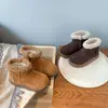 Sapatos Infantis Estilo Inverno Botas de Neve para Crianças 2025 Botas Foscas Moda Coreana Versátil Para Meninos e Meninas Botas de Algodão Quente com Pelúcia