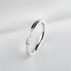 Anillo de acero de titanio versátil para mujer Anillo de acero inoxidable con diamantes y estrellas Oro de 18 quilates Personalidad Joyería de moda para mujer