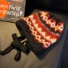 Chapéu de Lã Tricotado Estilo Fair Isle para Mulheres Inverno 2024 Novo Chapéu de Bolsa Retrô Chapéu de Pompom Quente Proteção para Orelhas Tendência
