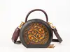 Bolsa Redonda Vintage de Couro Esculpido Feita à Mão para Mulheres, Novo Modelo 2026, Bolsa Transversal de Ombro Único Estilo Chinês, Bolsa de Mão com Design Único