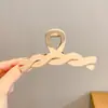 Pinza Geométrica Simple para el Cabello, Pinza de Moda para la Parte Trasera de la Cabeza, Pinza Femenina de Color Café, Accesorio para el Cabello de Pinza de Tiburón de Alta Gama y Exquisito