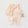 Ropa de bebé recién nacido de verano con mariposas 0-6 meses jacquard acanalado algodón puro protección para la barriga ropa sin huesos ropa de mariposas ropa para gatear