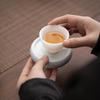 Juego de cubierta Xiangyun de estilo chino, soporte de cubierta de cerámica tallada a mano, estante para cubrir ollas, juego de té de kung fu, tapete para taza de té con aislamiento térmico, posavasos, portavasos