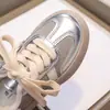 Zapatos Infantiles 2026 Otoño Nuevo Estilo Coreano Moda Deportiva para Niñas Mayores, Tenis Casuales Versátiles Antideslizantes