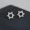 Brincos pequenos de prata 925 esterlina estilo coreano, fofos e únicos para mulheres, simples e criativos, com um design estiloso e versátil, perfeitos para estudantes