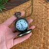Tapa abatible tallada estilo retro Reloj de bolsillo grande de los doce signos del zodíaco Estilo étnico Diseño nostálgico Reloj de cuarzo luminoso Joyería de nicho