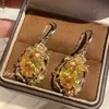 Estilo Palácio Retro Francês Peixes Brincando com Lótus Conjunto com Folha de Lótus de Diamante Amarelo Brilhante Brincos Pingente de Tesouro Colorido Anel Aberto para Mulheres