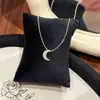 Collar de Luna, Joyería Sencilla para Mujer, Mismo Estilo que en Xiaohongshu, Exquisita Cadena para Clavícula, Lujo Ligero, Moderno, Collar de Nicho de Alta Gama