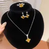Elegante y exquisito collar con colgante de circonita en forma de diamante, cadena para la clavícula estilo corte francés, joyería de moda y de alta gama al por mayor