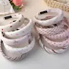 Novo estilo em tons pastel suaves, tiara fresca e fofa com tecido listrado rosa e branco e esponja, design xadrez doce, adequada para lavar o rosto, para mulheres