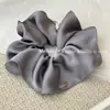 Goma para el pelo de tela de color liso con logo de letras simple estilo coreano, accesorio para el pelo versátil, flor para el pelo