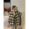 Nova jaqueta estilo tweed xadrez para mulheres, coleção outono/inverno 2026, com um visual sofisticado e estiloso, perfeita para street fashion e fácil de combinar com diversos looks