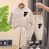 Conjunto de Abrigo de Algodón de Invierno para Niños 2024 Nuevo Elegante Otoño e Invierno Engrosado Cálido Conjunto de Dos Piezas para Niños Pequeños y Niños Pequeños