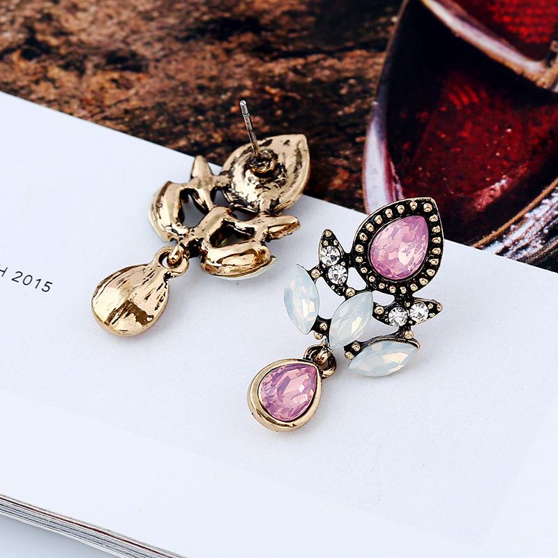 3724349056_1079086986